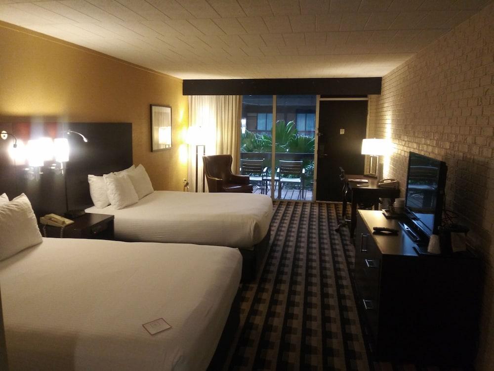 M Hotel Buffalo Чиктовага Экстерьер фото
