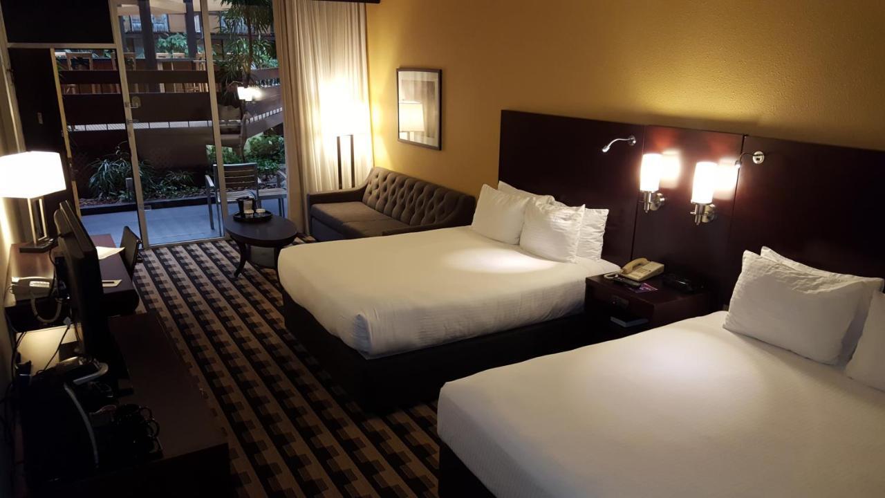 M Hotel Buffalo Чиктовага Экстерьер фото